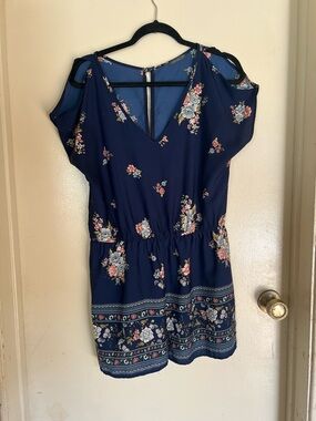 Soprano Navy Floral Cold-Shoulder V-Neck Tunic